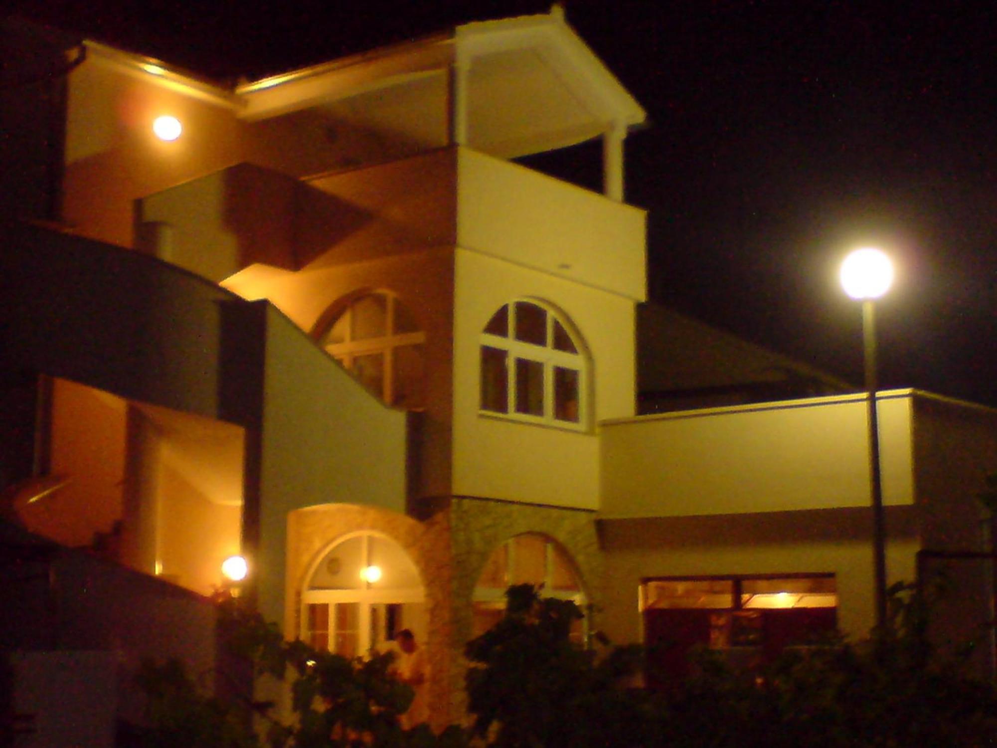 Apartments Jakovcev Бетина Екстериор снимка