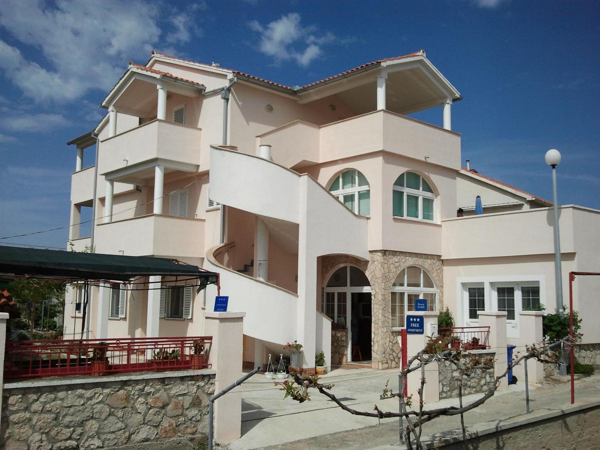 Apartments Jakovcev Бетина Екстериор снимка