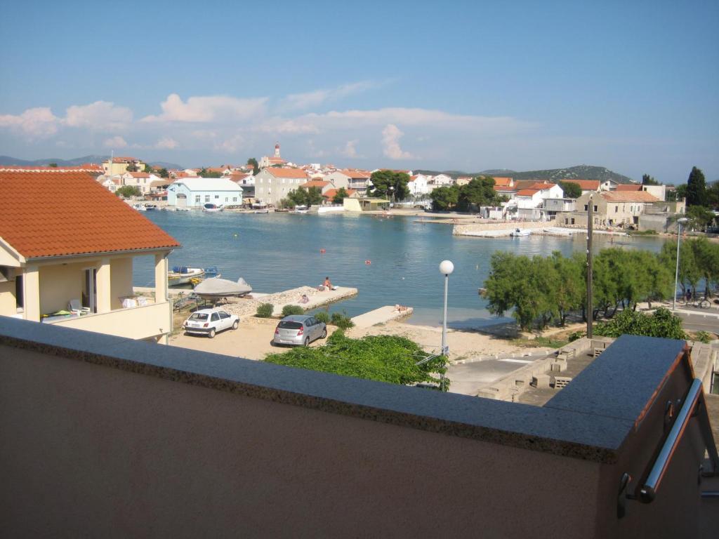 Apartments Jakovcev Бетина Екстериор снимка