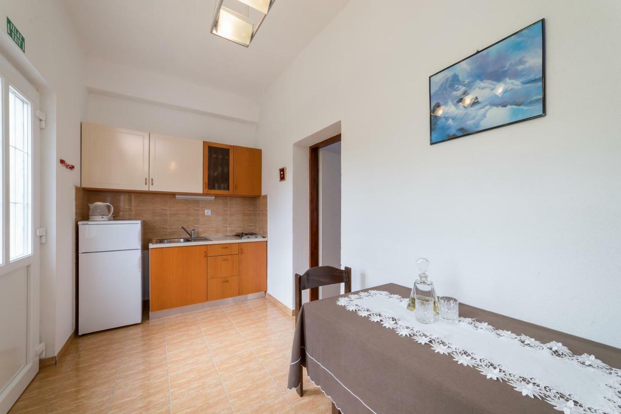 Apartments Jakovcev Бетина Екстериор снимка