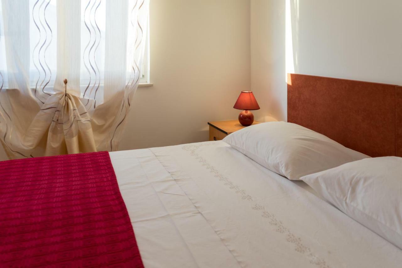 Apartments Jakovcev Бетина Екстериор снимка