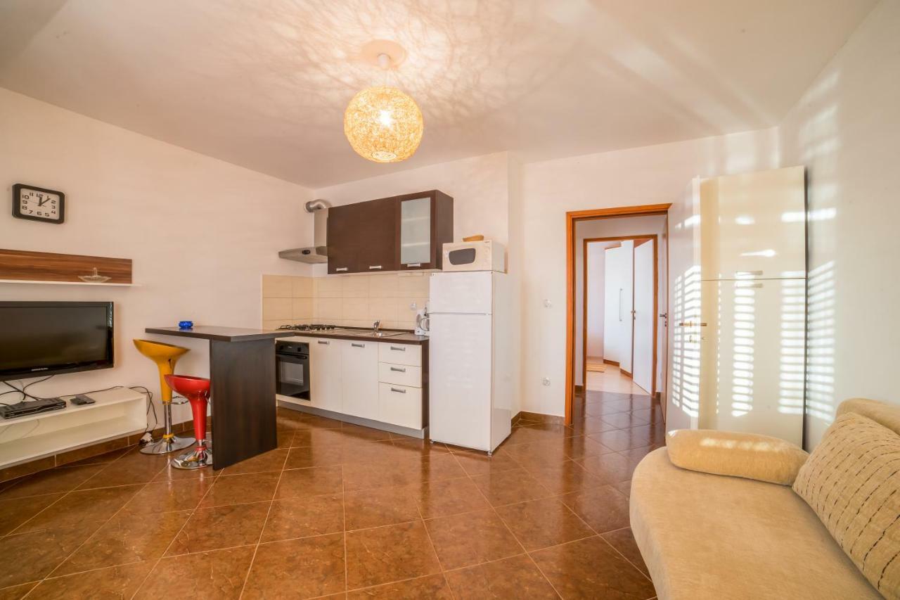 Apartments Jakovcev Бетина Екстериор снимка