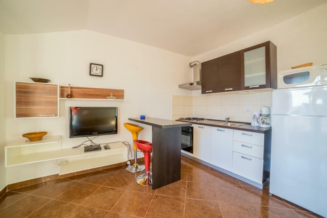 Apartments Jakovcev Бетина Екстериор снимка