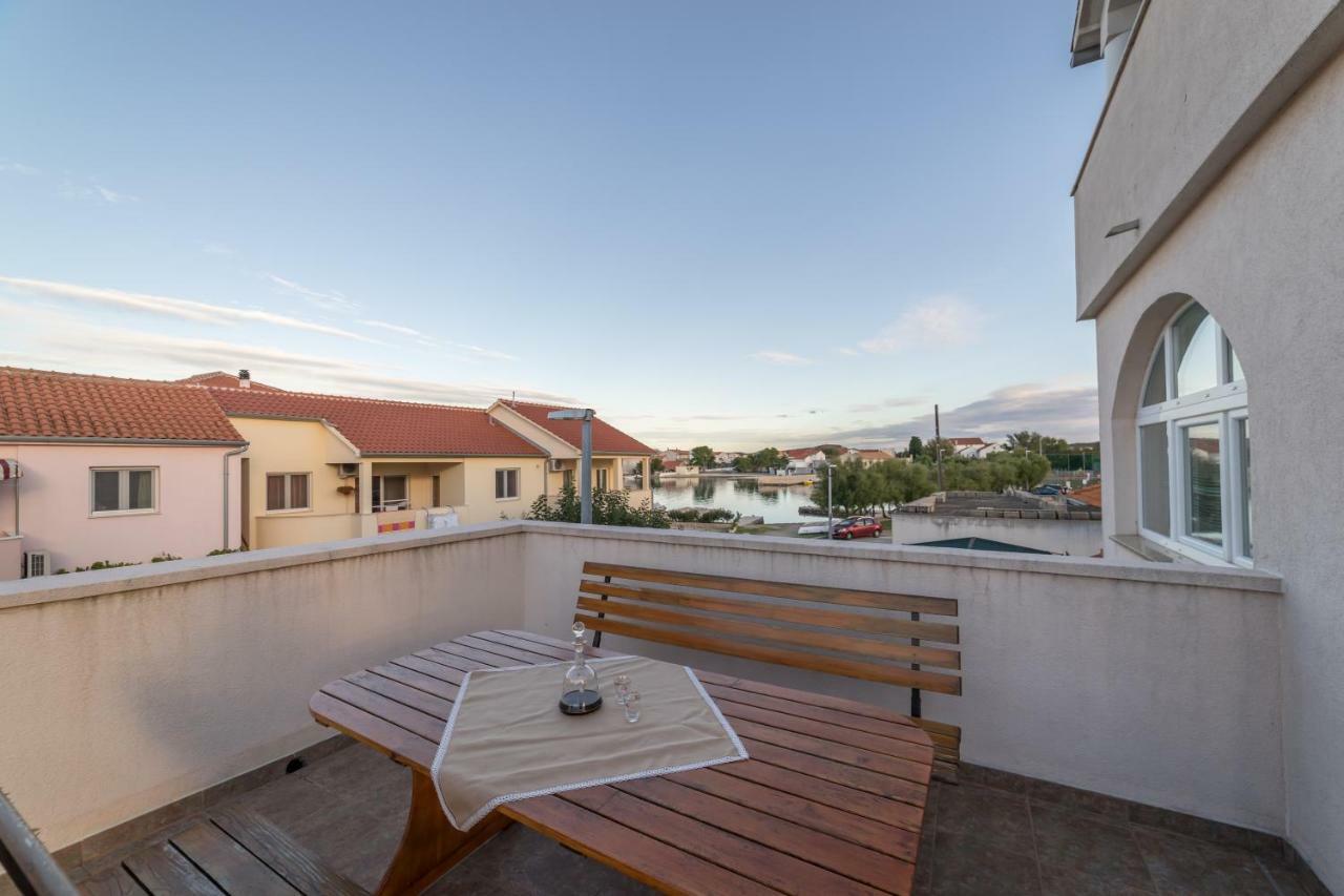 Apartments Jakovcev Бетина Екстериор снимка