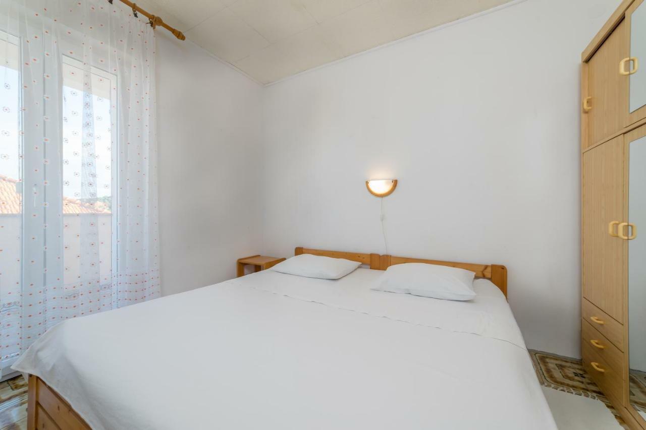 Apartments Jakovcev Бетина Екстериор снимка
