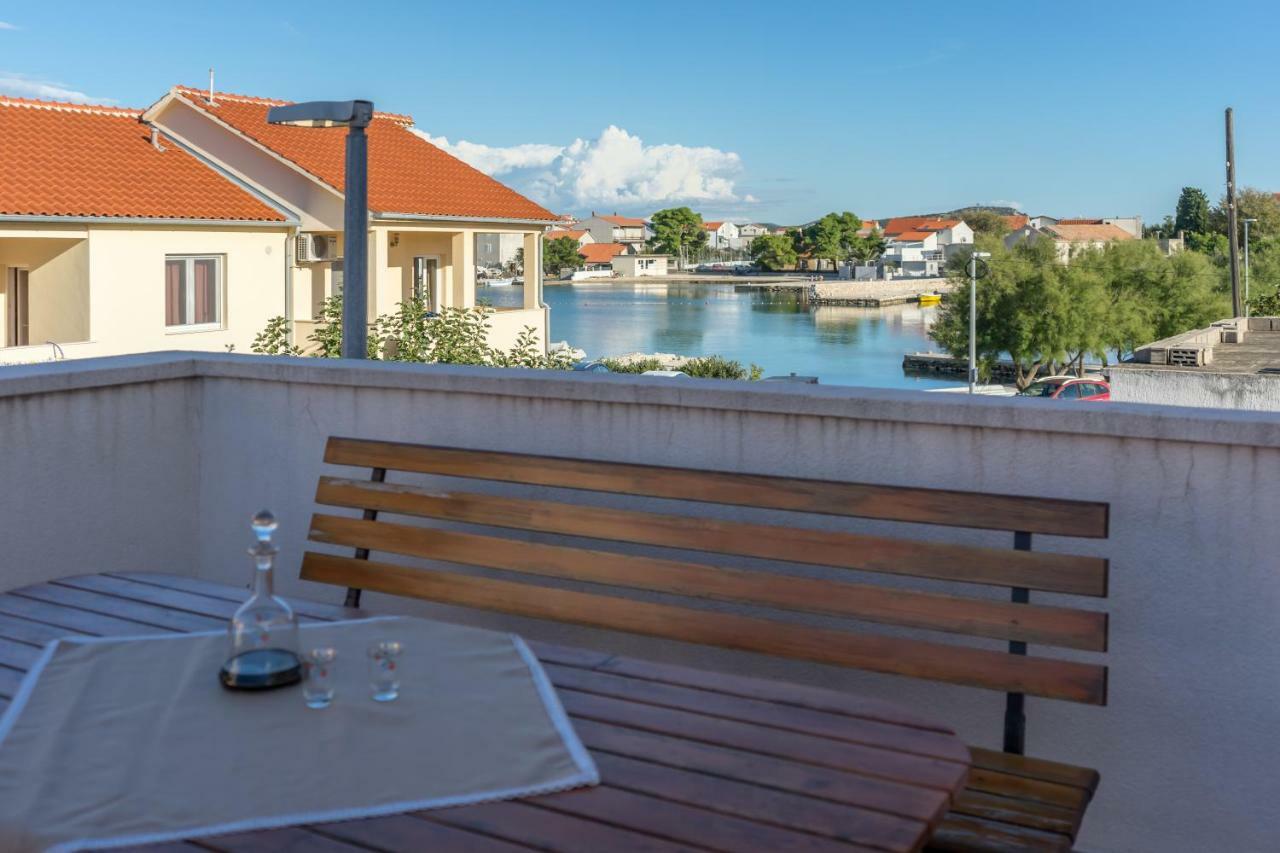 Apartments Jakovcev Бетина Екстериор снимка